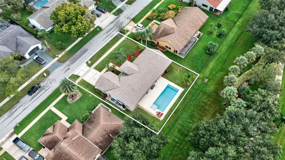 19960 NW 2nd St Pembroke Pines, FL 33029