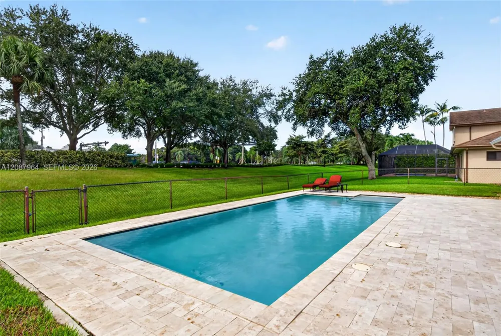19960 NW 2nd St Pembroke Pines, FL 33029
