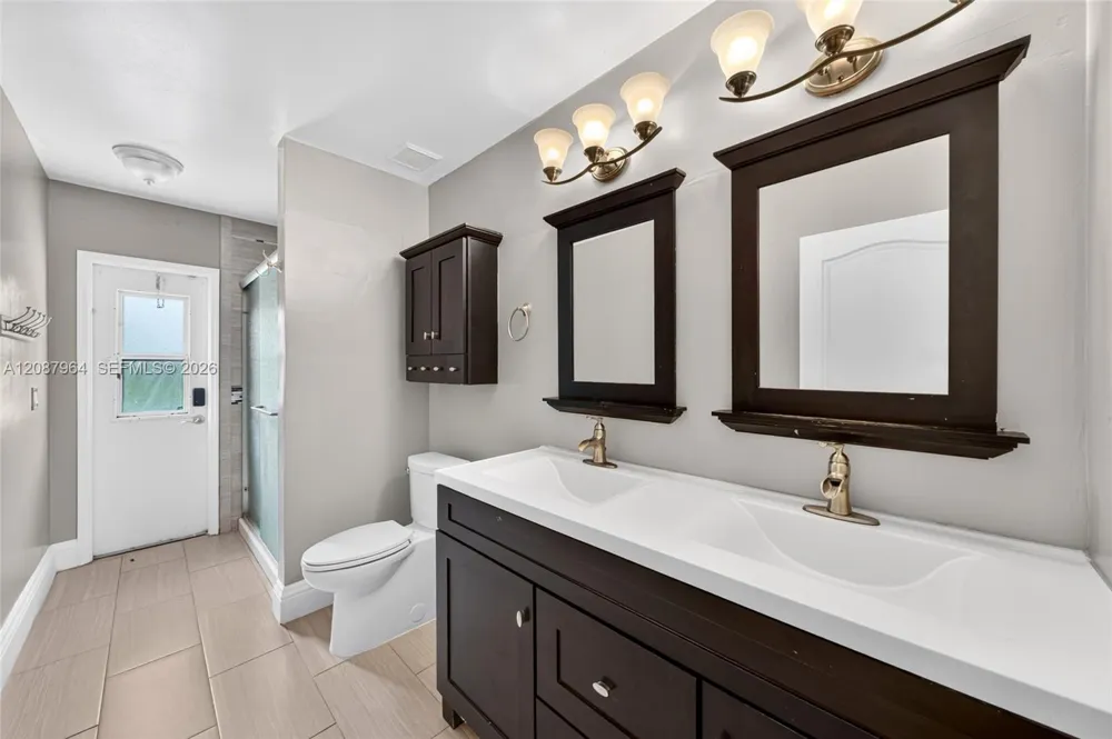 19960 NW 2nd St Pembroke Pines, FL 33029