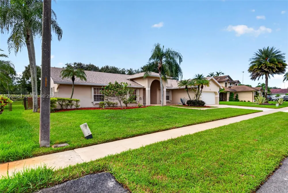 19960 NW 2nd St Pembroke Pines, FL 33029