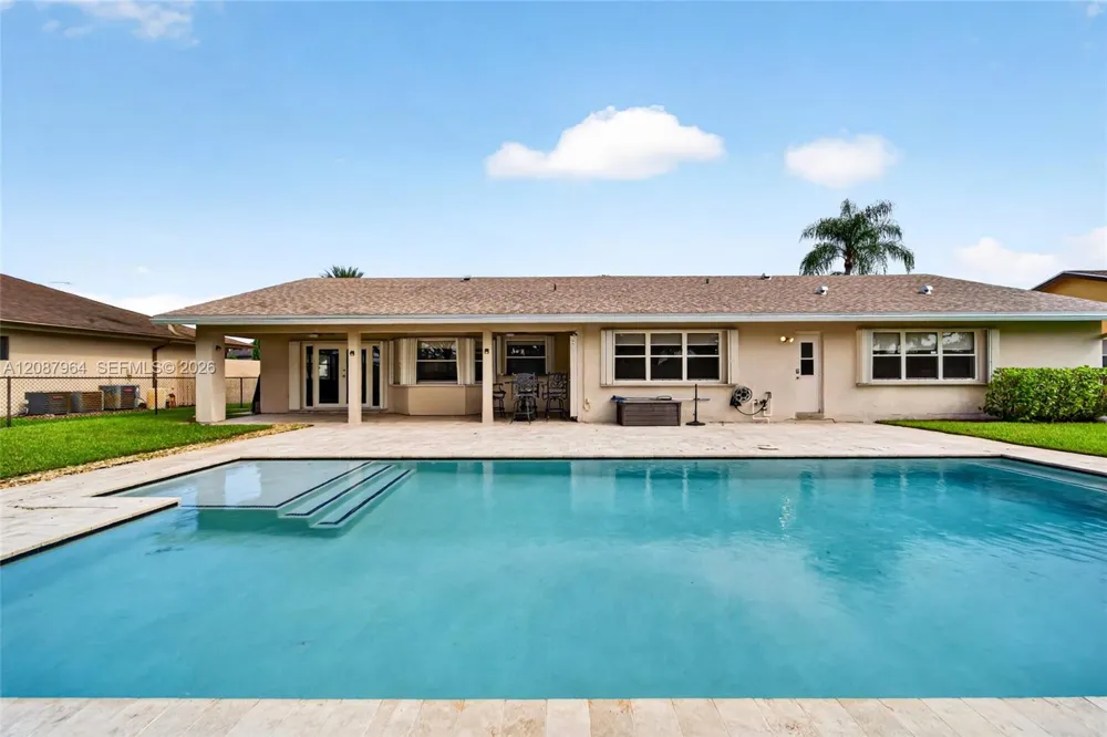 19960 NW 2nd St Pembroke Pines, FL 33029
