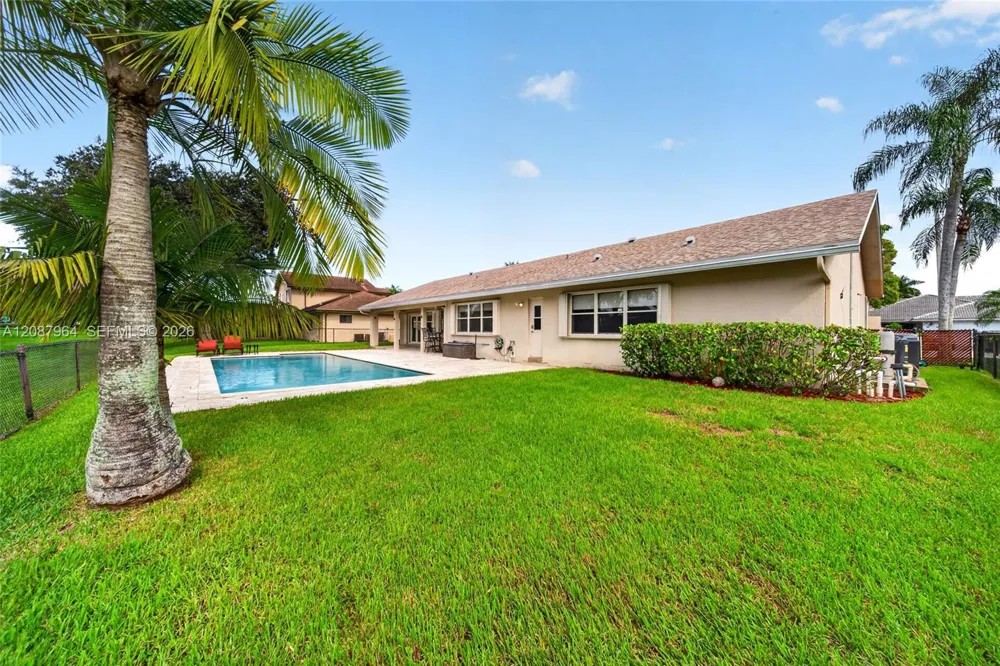 19960 NW 2nd St Pembroke Pines, FL 33029