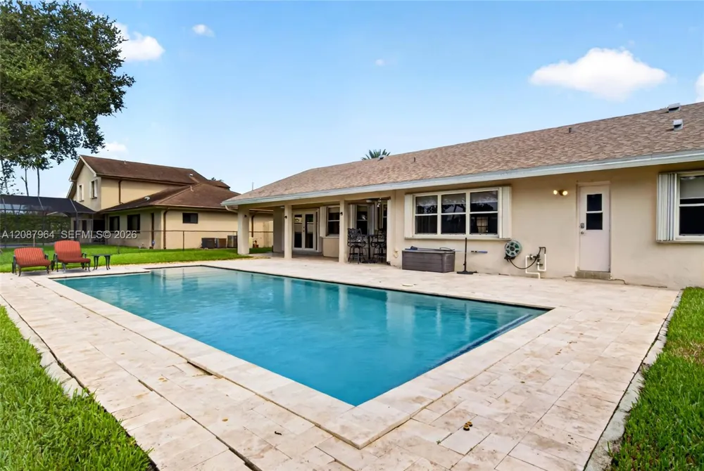 19960 NW 2nd St Pembroke Pines, FL 33029