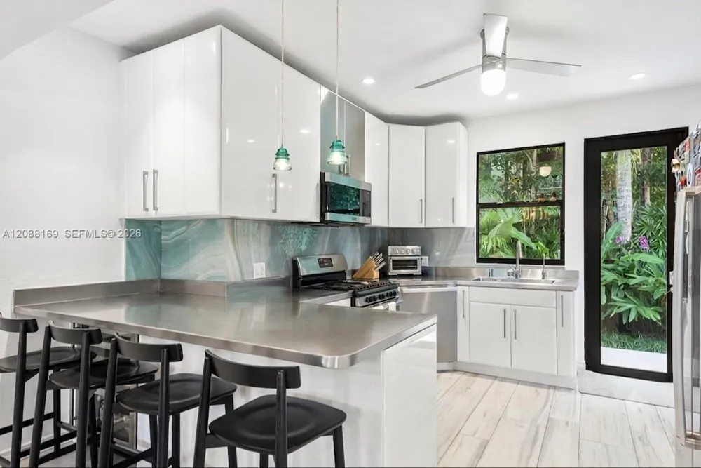 Address Not Shown Miami Beach, FL 33140