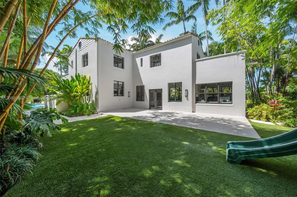 Address Not Shown Miami Beach, FL 33140