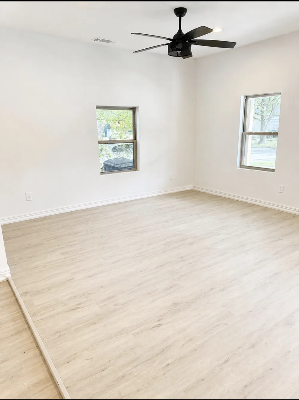811 W Day Street Denison, TX 75020