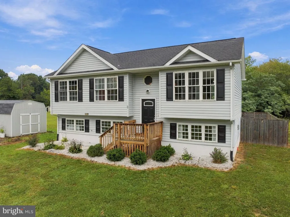9 BLOSSOM TERRACE Berkeley Springs, WV 25411