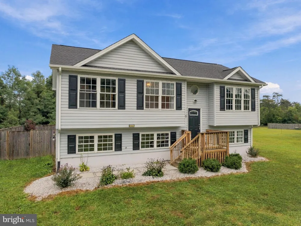 9 BLOSSOM TERRACE Berkeley Springs, WV 25411