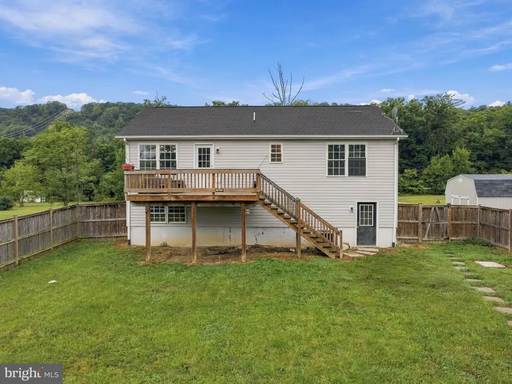 9 BLOSSOM TERRACE Berkeley Springs, WV 25411