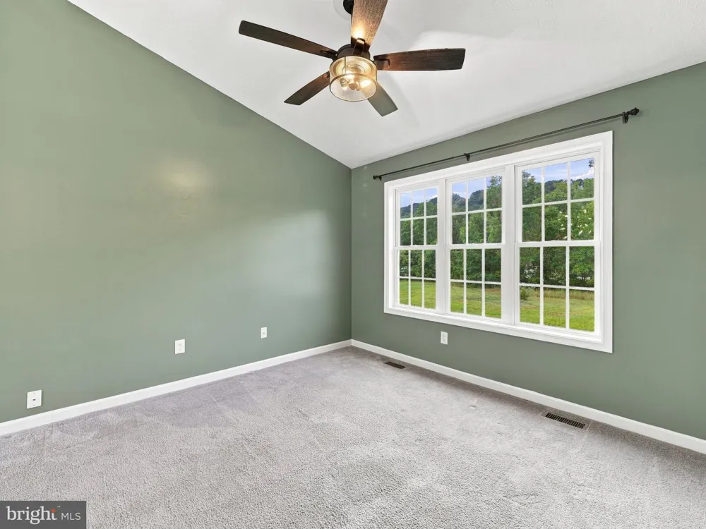 9 BLOSSOM TERRACE Berkeley Springs, WV 25411