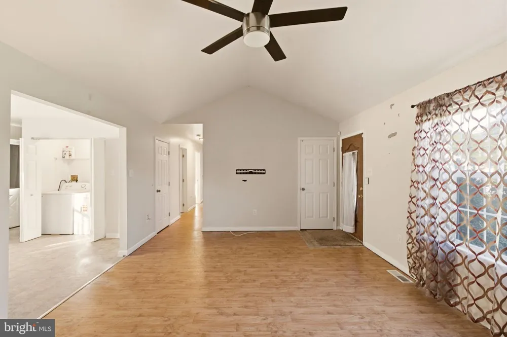 9 S NORMAN AVENUE Penns Grove, NJ 08069