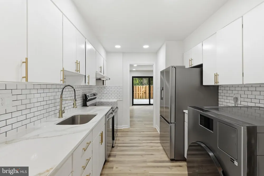 2292 WHITE CORNUS LANE Reston, VA 20191