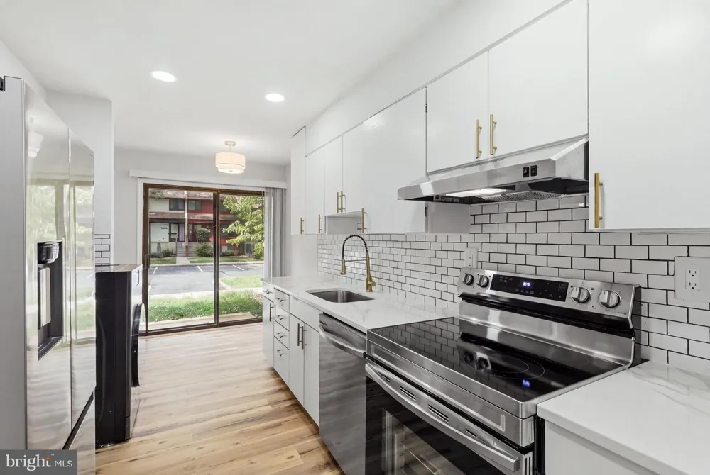 2292 WHITE CORNUS LANE Reston, VA 20191