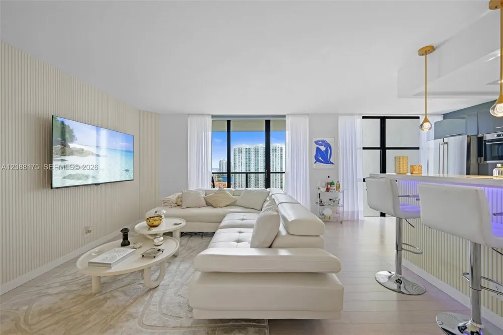 18181 NE 31st Ct #2205 Aventura, FL 33160