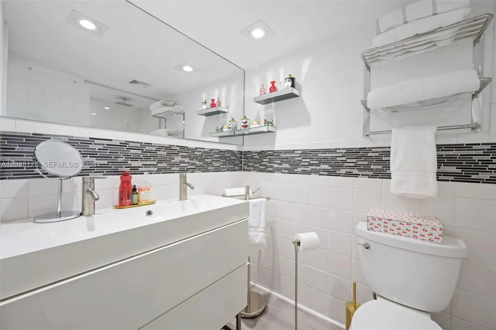 18181 NE 31st Ct #2205 Aventura, FL 33160