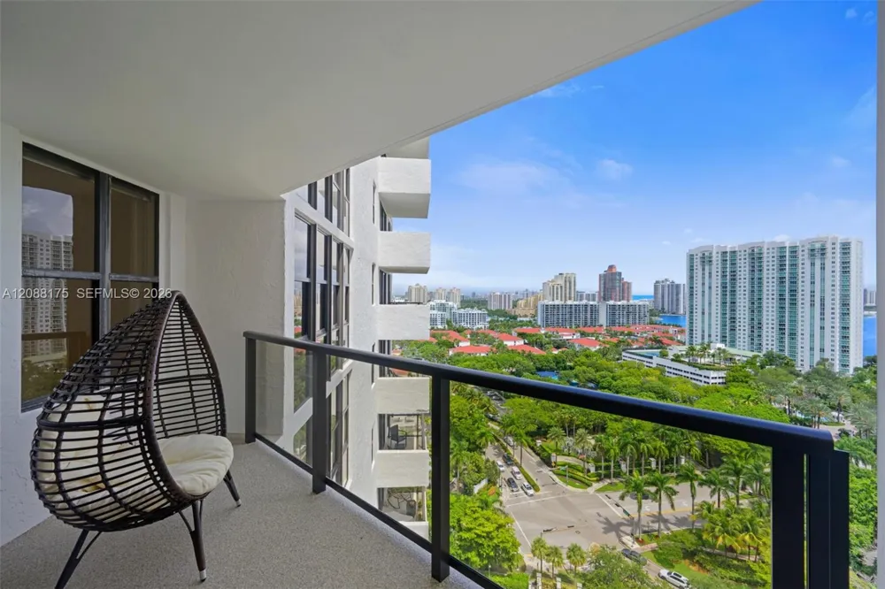18181 NE 31st Ct #2205 Aventura, FL 33160