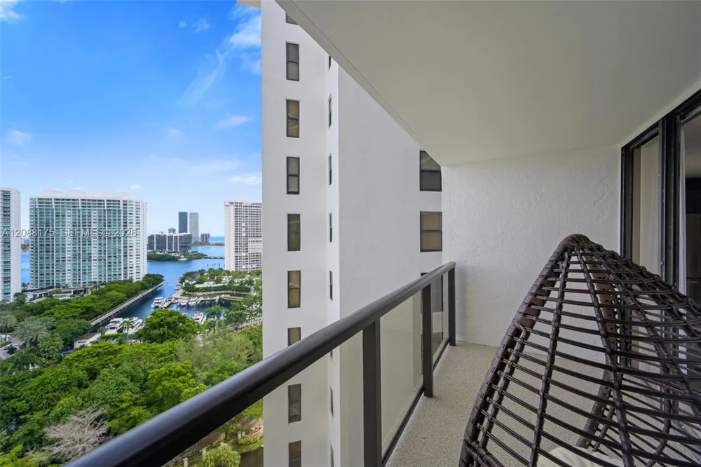 18181 NE 31st Ct #2205 Aventura, FL 33160