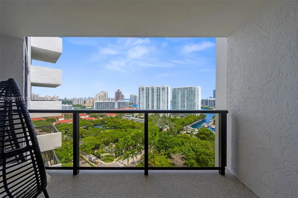18181 NE 31st Ct #2205 Aventura, FL 33160