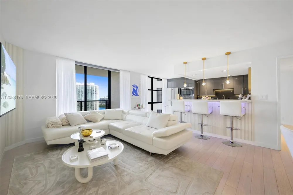 18181 NE 31st Ct #2205 Aventura, FL 33160