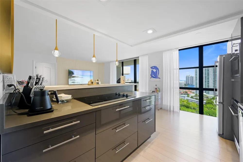 18181 NE 31st Ct #2205 Aventura, FL 33160