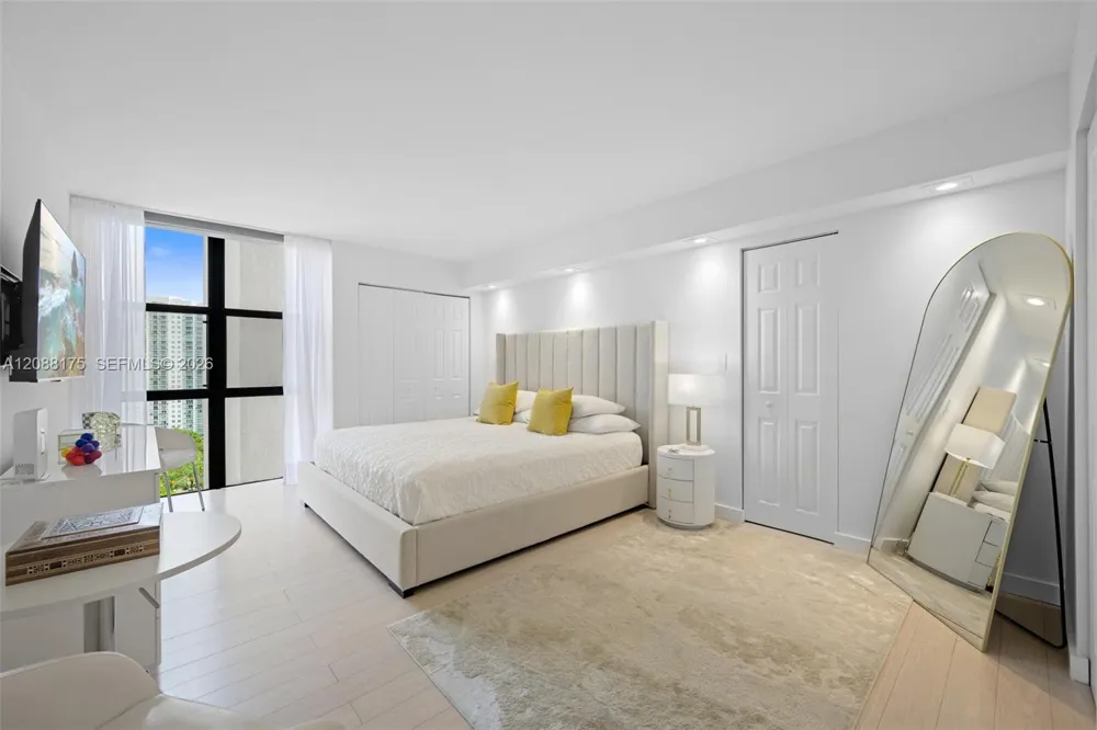 18181 NE 31st Ct #2205 Aventura, FL 33160