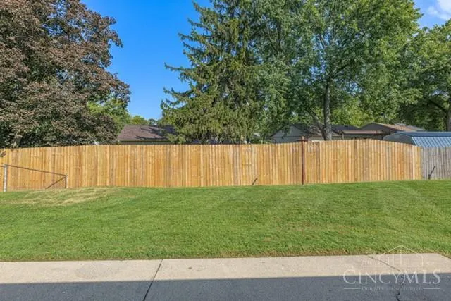 23 Pam Drive Franklin, OH 45005
