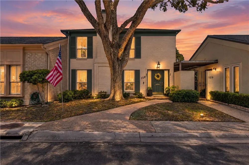 128 Lake Shore Drive #128 Corpus Christi, TX 78413
