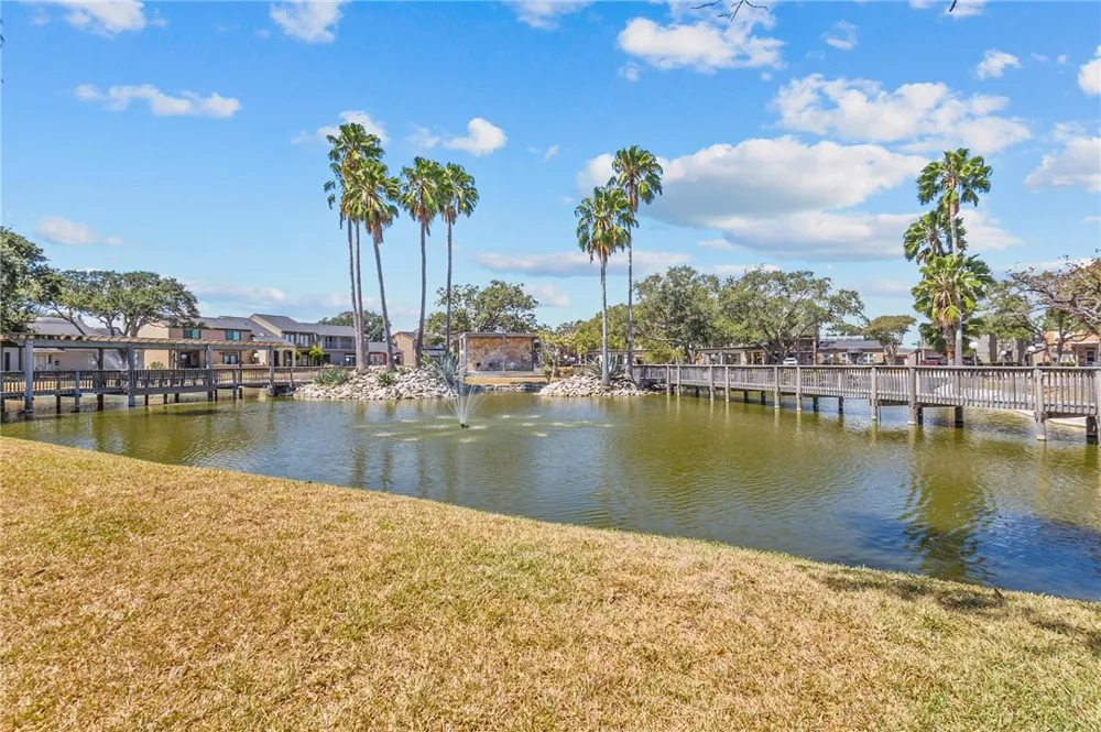 128 Lake Shore Drive #128 Corpus Christi, TX 78413