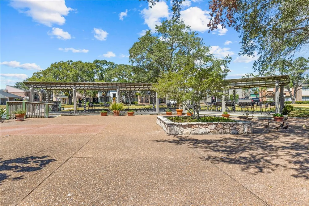 128 Lake Shore Drive #128 Corpus Christi, TX 78413