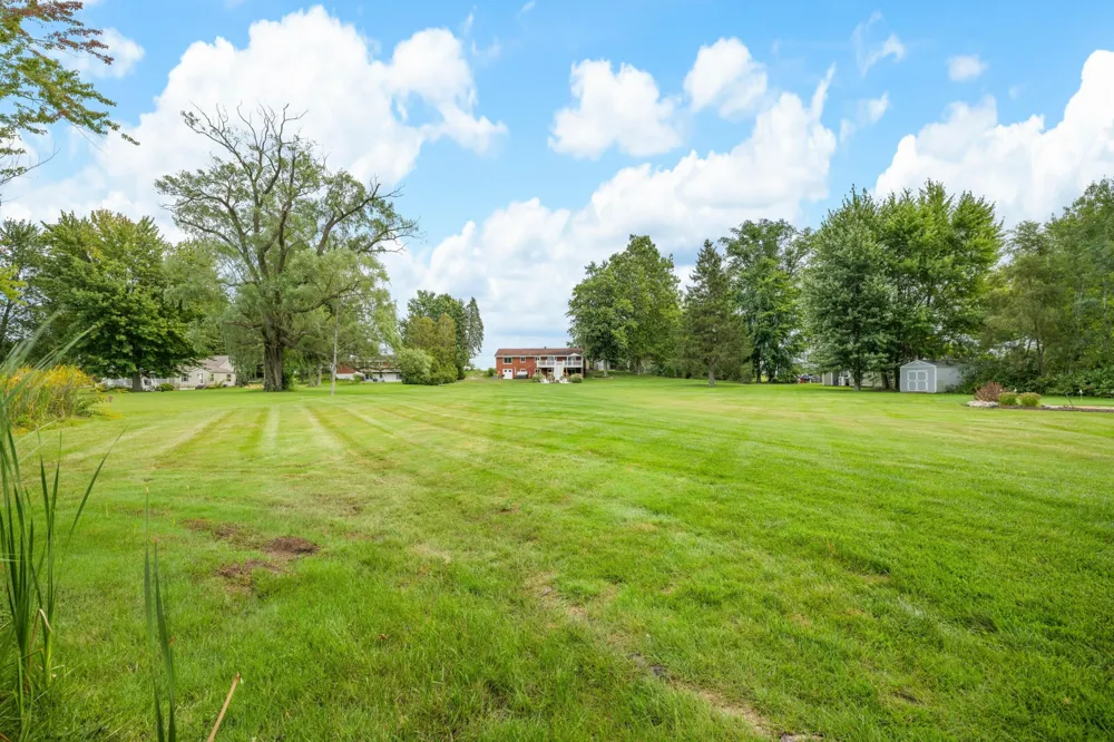 48648 68th Street Hartford, MI 49057
