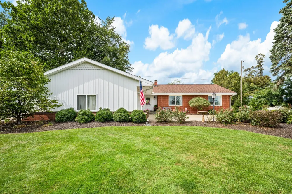 48648 68th Street Hartford, MI 49057