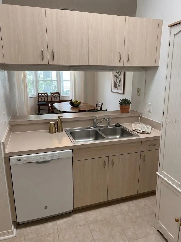 645 MCDANIEL STREET #645 Sun City Center, FL 33573