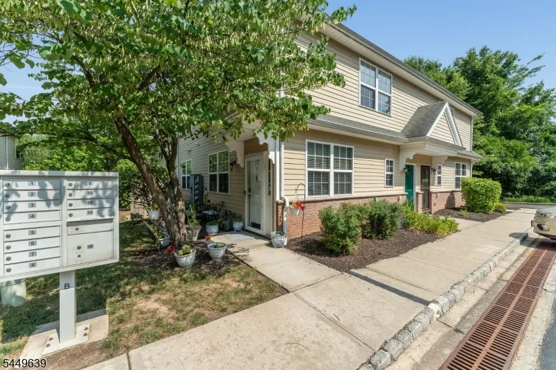 17 William Martin Way #17 Unit 17 Flemington, NJ 08822