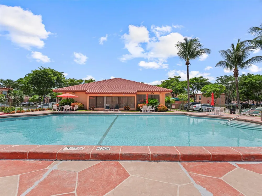 7170 Fairway Dr #M2 Miami Lakes, FL 33014