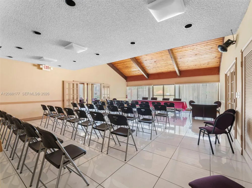 7170 Fairway Dr #M2 Miami Lakes, FL 33014