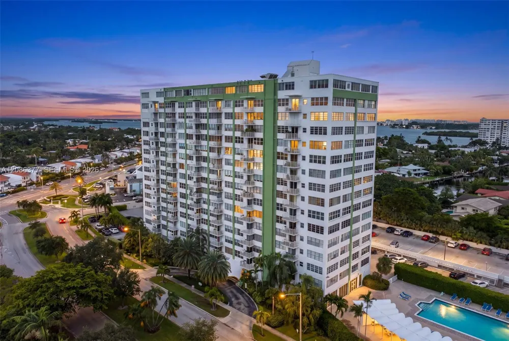 2150 Sans Souci Blvd #PH-D1 North Miami, FL 33181