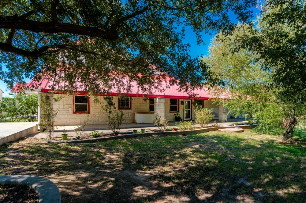2548 Fm 857 Grand Saline, TX 75140