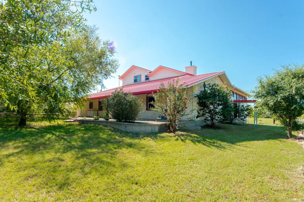 2548 Fm 857 Grand Saline, TX 75140