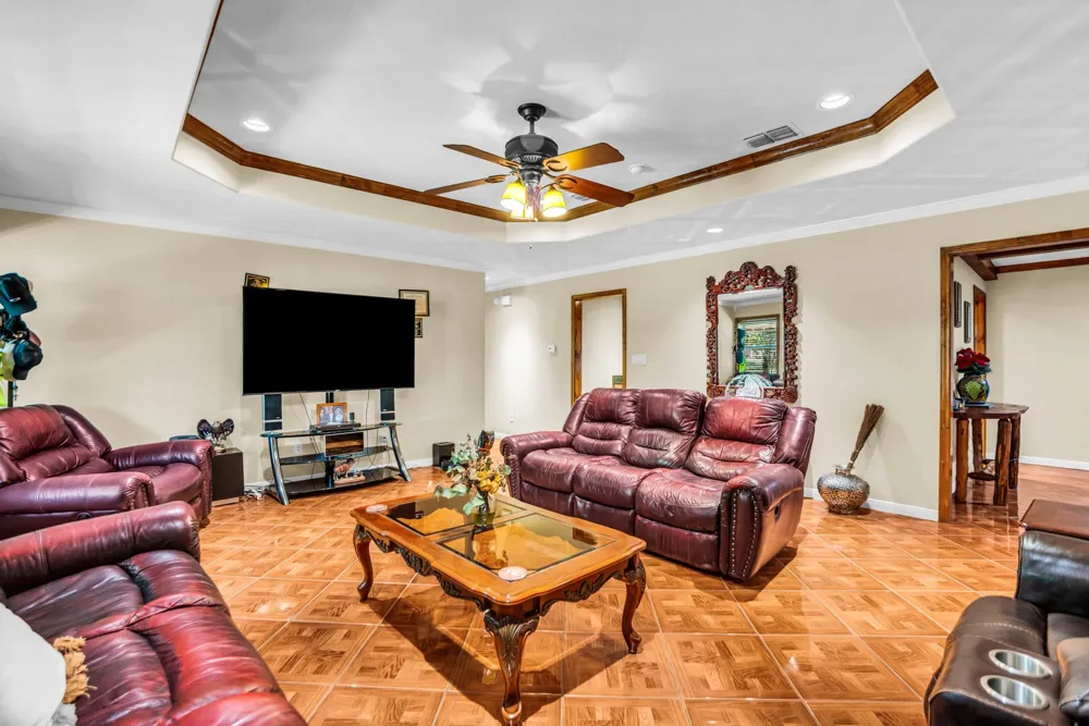 2548 Fm 857 Grand Saline, TX 75140