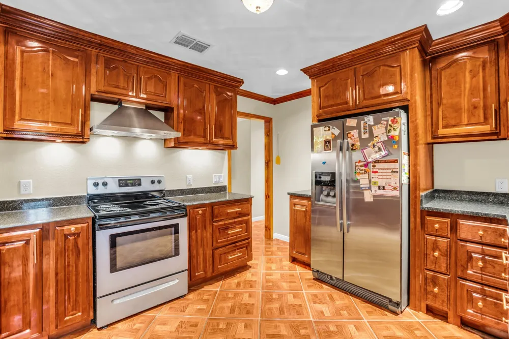 2548 Fm 857 Grand Saline, TX 75140