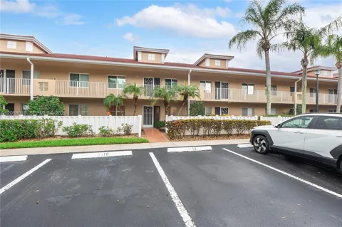5952 Regal Glen Dr #102