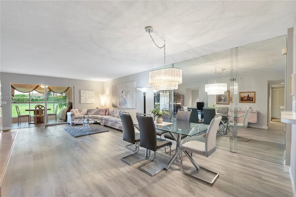 5952 Regal Glen Dr #102 Boynton Beach, FL 33437