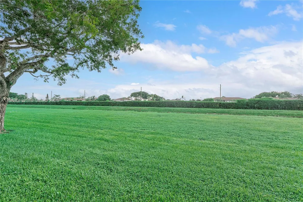 5952 Regal Glen Dr #102 Boynton Beach, FL 33437