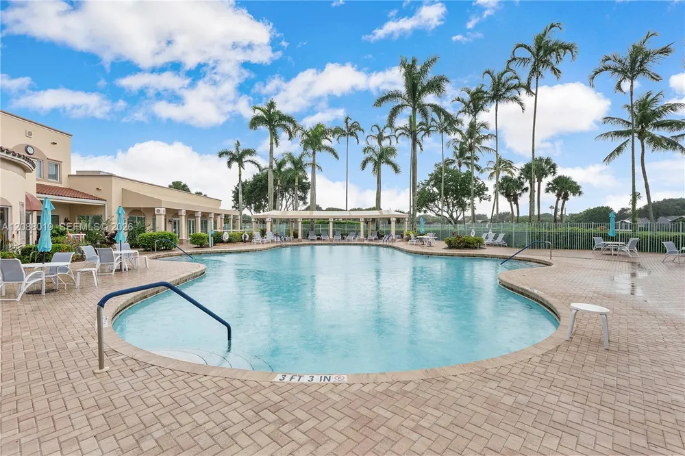 5952 Regal Glen Dr #102 Boynton Beach, FL 33437