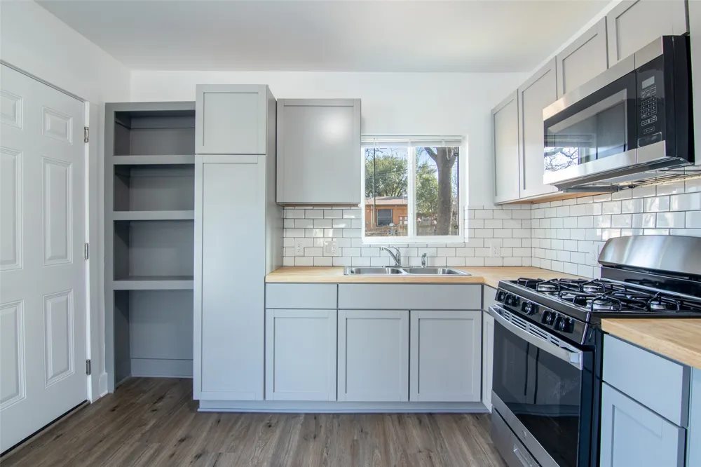 3203 E 16th Street Austin, TX 78721