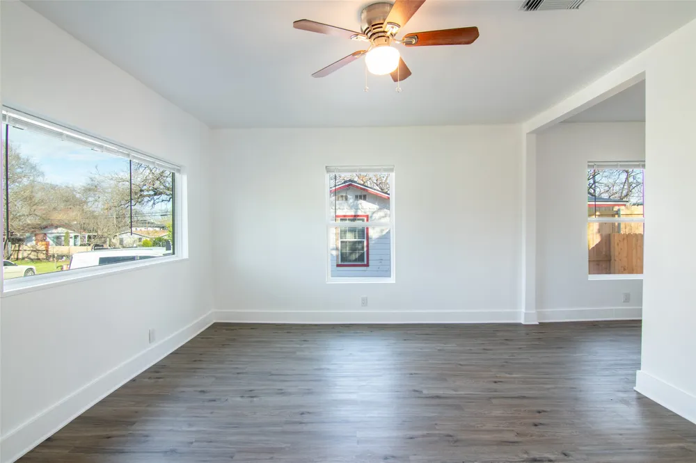 3203 E 16th Street Austin, TX 78721
