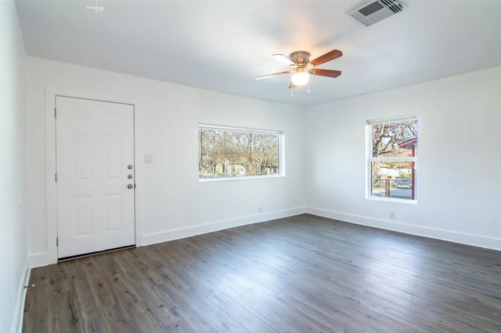 3203 E 16th Street Austin, TX 78721