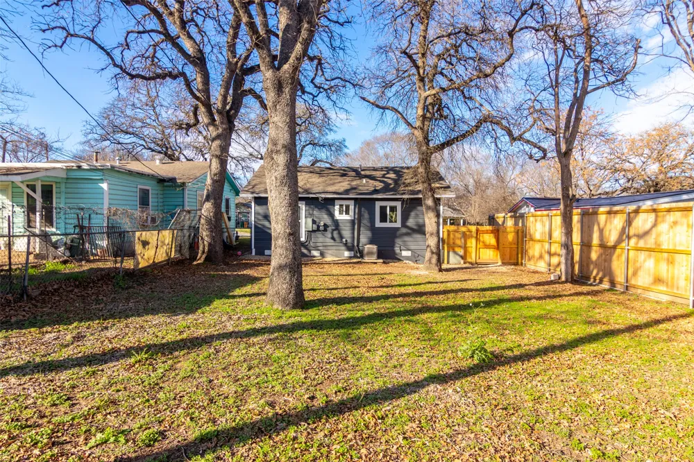 3203 E 16th Street Austin, TX 78721
