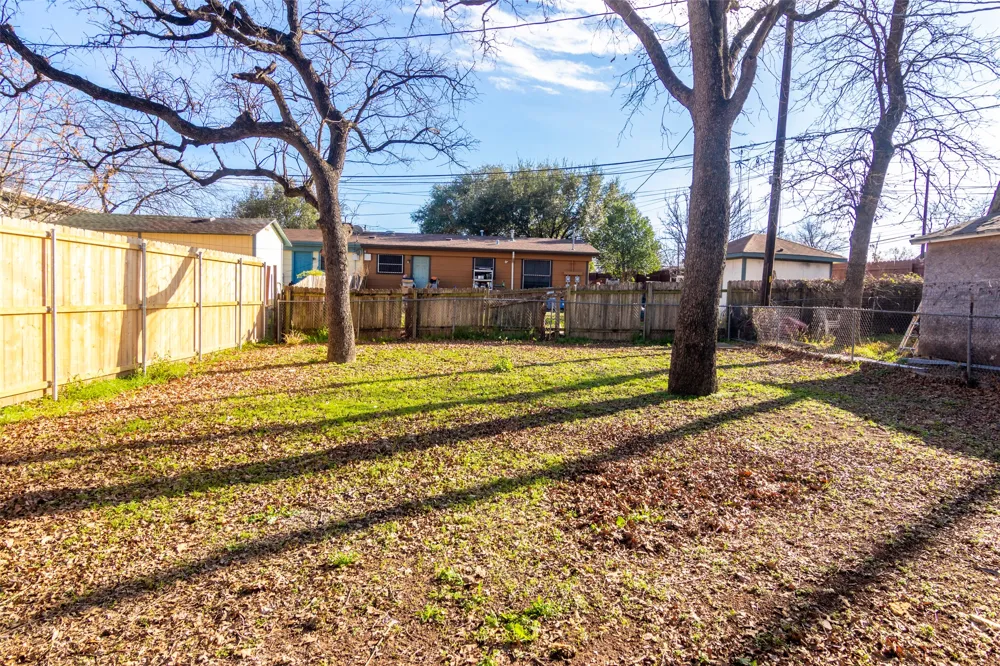 3203 E 16th Street Austin, TX 78721