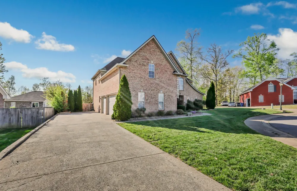 132 Lyme Dr Clarksville, TN 37043
